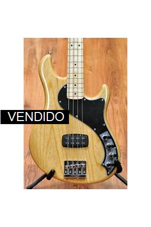 Fender Deluxe Dimension 4 Natural Fender Deluxe Dimension 4 Natural